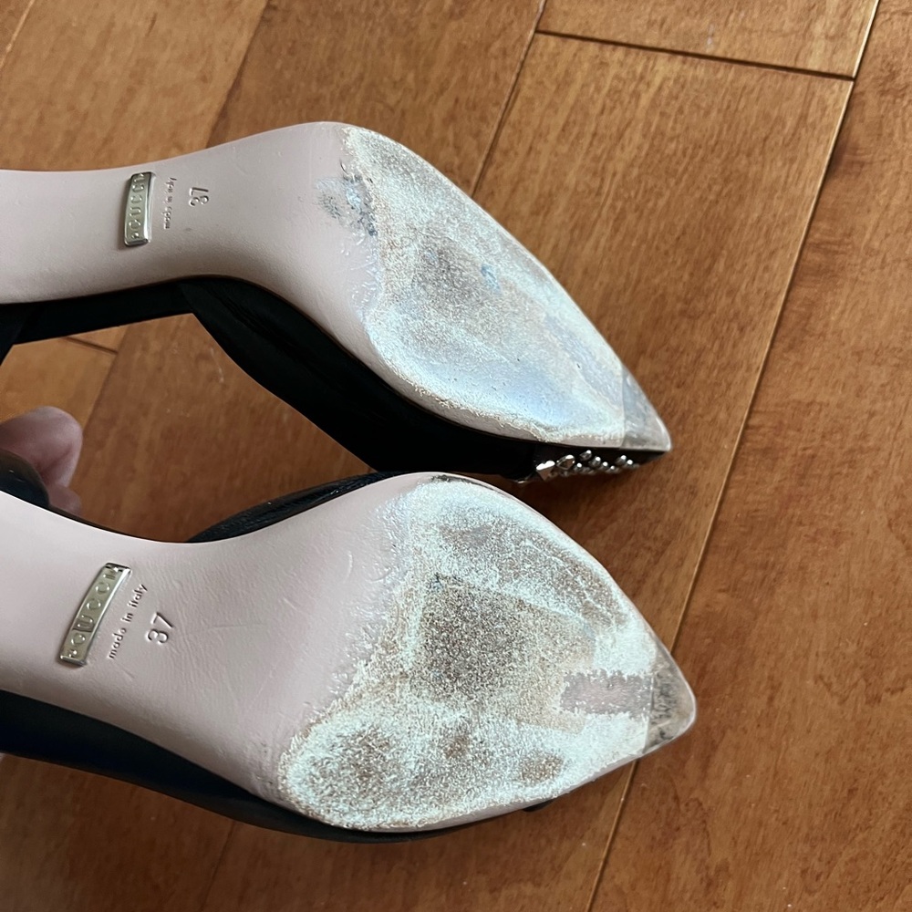 Gucci authentic studded black leather pump - Picture 9 of 16